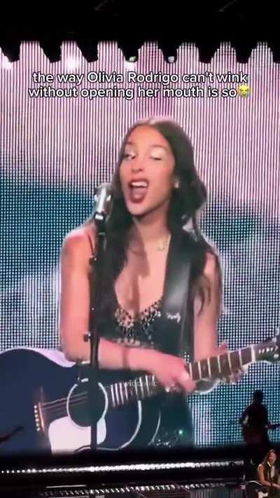 Olivia Rodrigo is the princess of armpits