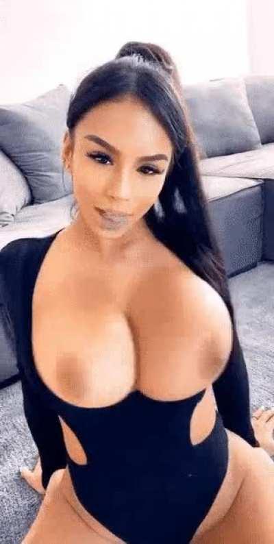 You walk into your room to a special birthday surprise from your sister…what’s your first reaction? 🥵👀