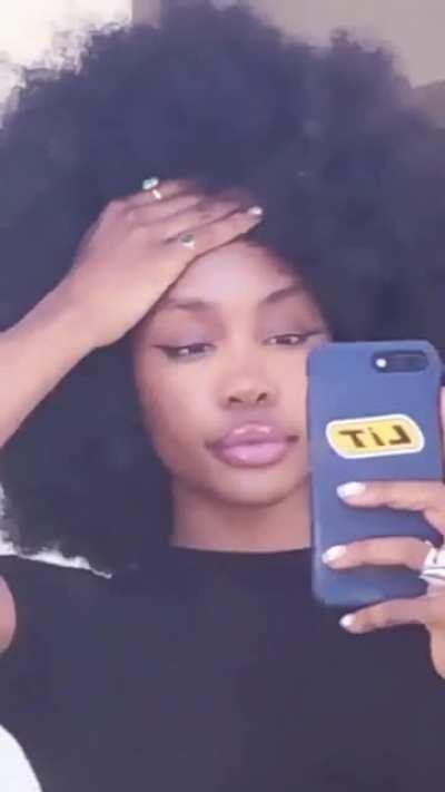 SZA showing off her new hairdo 😍 via IG Stories.