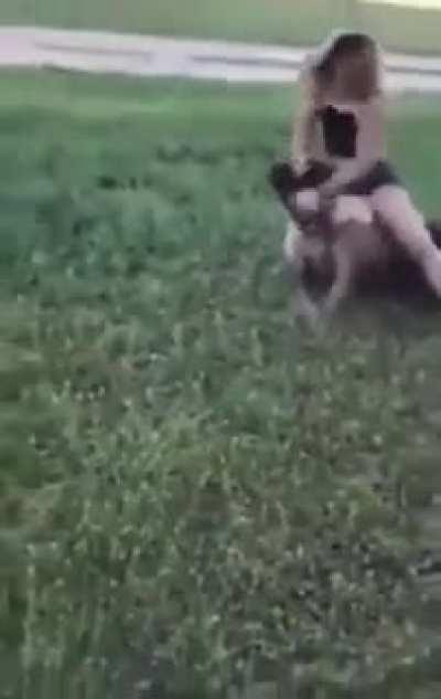 Small Girl Beat Up A Big Girl - 
