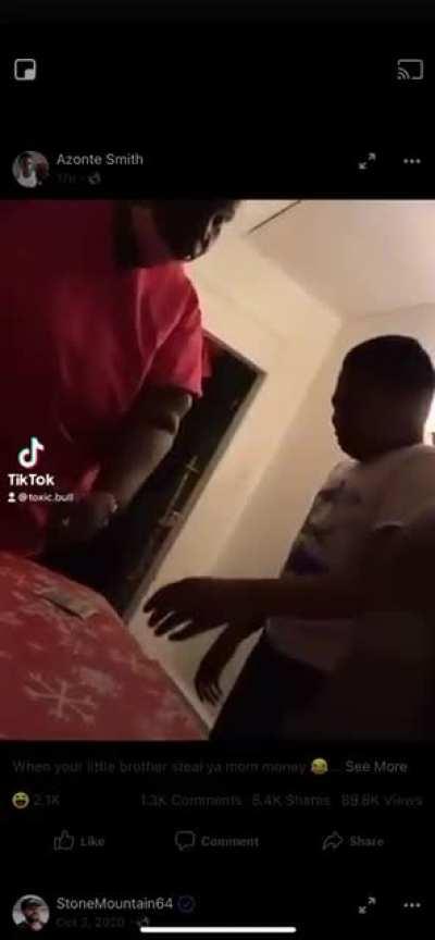 Hit his ahh wit dat combo 😂😂😂