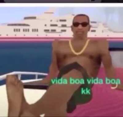 Parece uma sirene essa risada