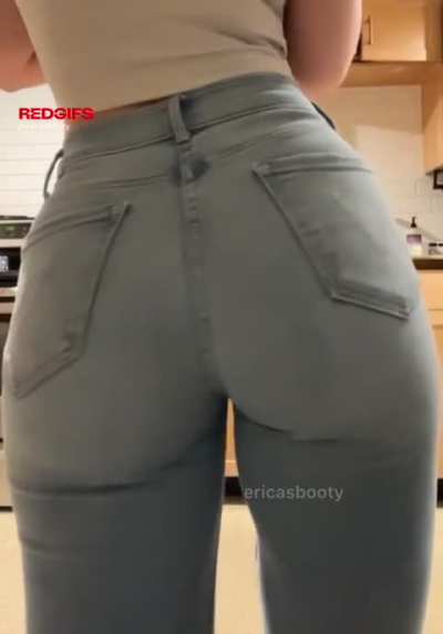 i hope you’re getting ready for ericasbooty to be back very soon…🤭