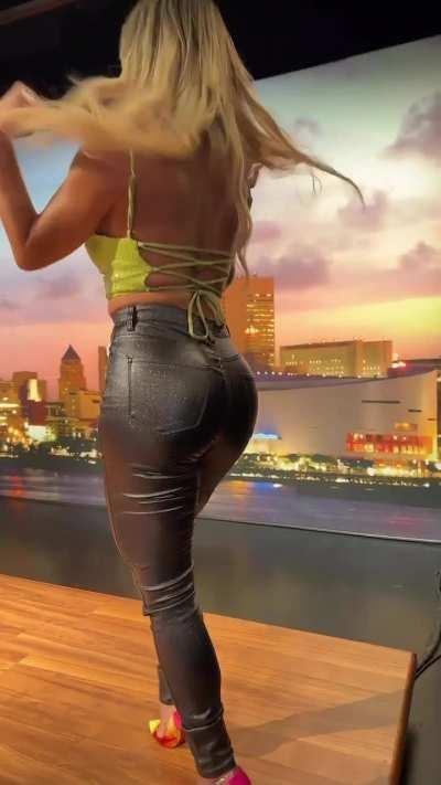 JASMINA MARAZITA ESPINAR 