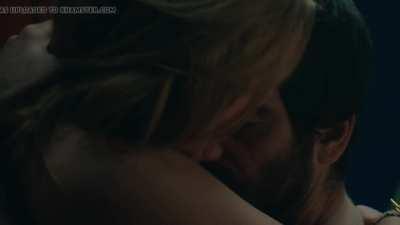 Florence Pugh (22) with a guy 15 years older in 