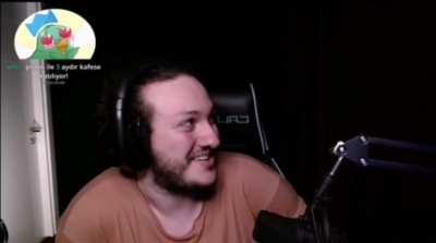 GUBARAN GUMANDAN MASUM İROYA PUSU ATARKEN OLURGİBİ