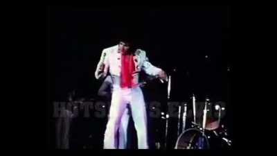 Amazing footage of Elvis performing in Houston, Texas. November 12th, 1971.