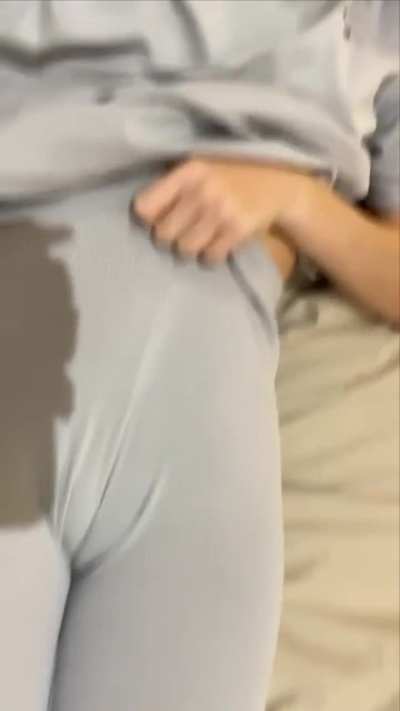 She is so beautiful and hot ,you are not ready to see her pussy and ass.❤️