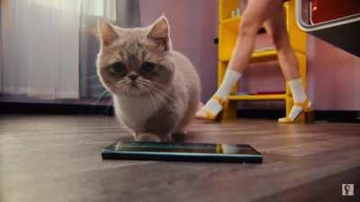 Fuslie from her Samsung Ad