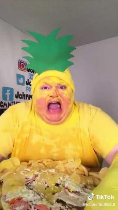 That pizza did not deserve getting assaulted - I- I need a moment 😔