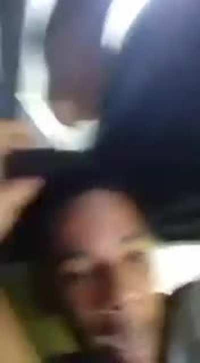 Muquinha pegando ônibus em bangu