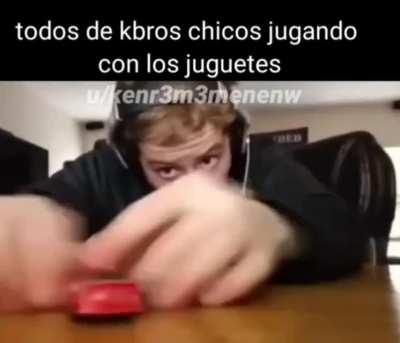 When I was little I played like that with cars, what beautiful memories