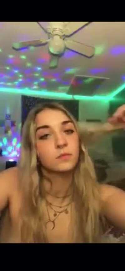 Nudes before Peri shuts down