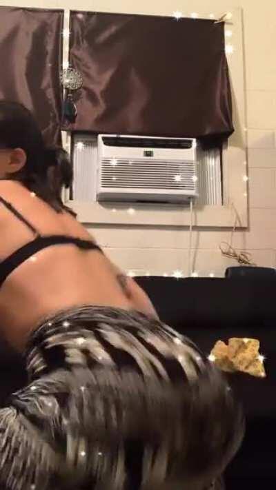 ain’t shy cus i been that bitch 🖤