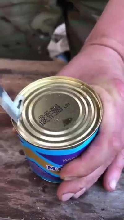 A little dessert for the champs at the front. A cheese cake alike even without a proper kitchen set at war time.