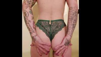 [BA] It jiggles so much, try it