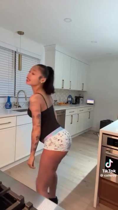 Pregnancy has filled our queen out so nice 😍🤤