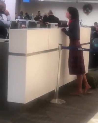 Airport staff denies woman to board her flight because she is intoxicated