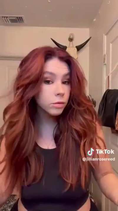 Jillian Rose Reed tik Tok 