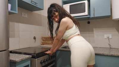 Imagine feeling my farts inside your mouth 💨🤤😛