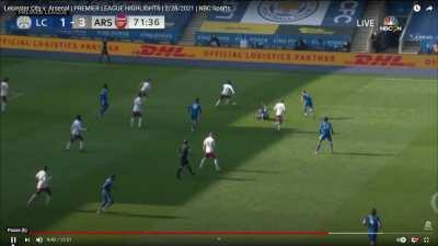 Willian sends Castagne flying