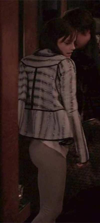 Emma is ready for her Fan-Gangbang