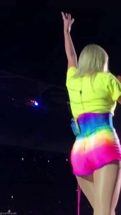 Daaamn Tay 🍑🤤