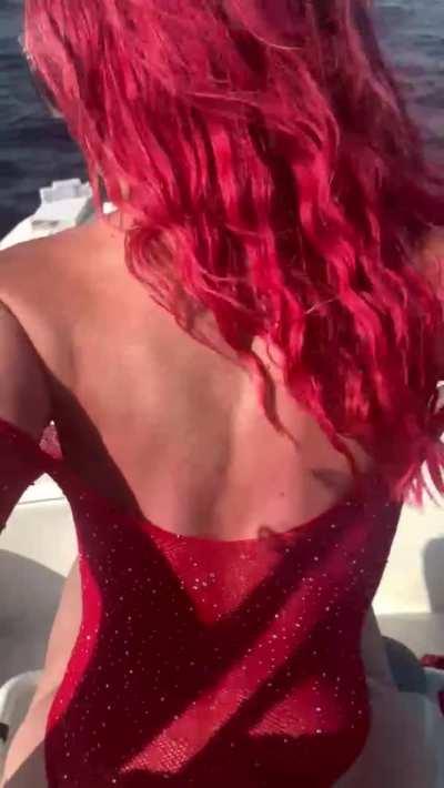 I stuck my dildo to the boat 😅