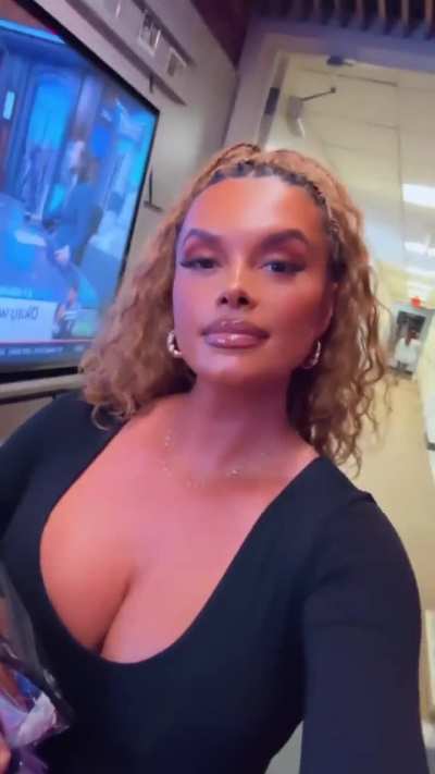 Joy while in the hallway | IG 5/27/2025