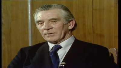 Ted Drake interview on The Big Match. Discussing the day that goalkeeper Frank Moss scored against Everton. Exact date unknown.