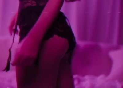 Arianas ass 😍🍑