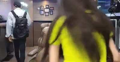 A man takes an upskirt photo of a streamer, caught on livestream