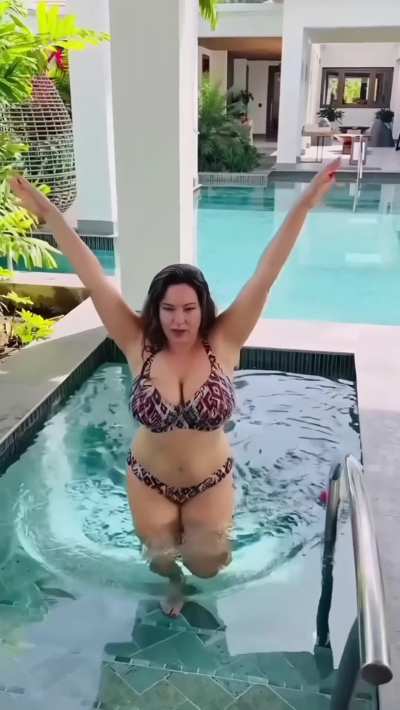 Kelly Brook