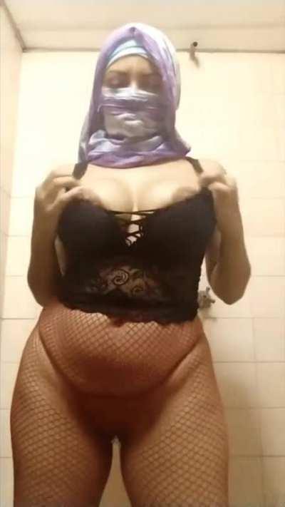 Muslim Tits Reveal