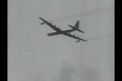 Convair B-36 Peacemaker size comparison in a fly-past with a B-29 Superfortress, B-17 Flying Fortress and B-26 Invader in 1953