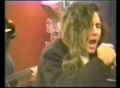 Pearl Jam performs Black