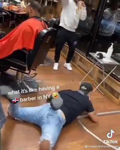 i paid this nigga fanum $500 for a cut next thing yk i see this nigga dancing in the mirror