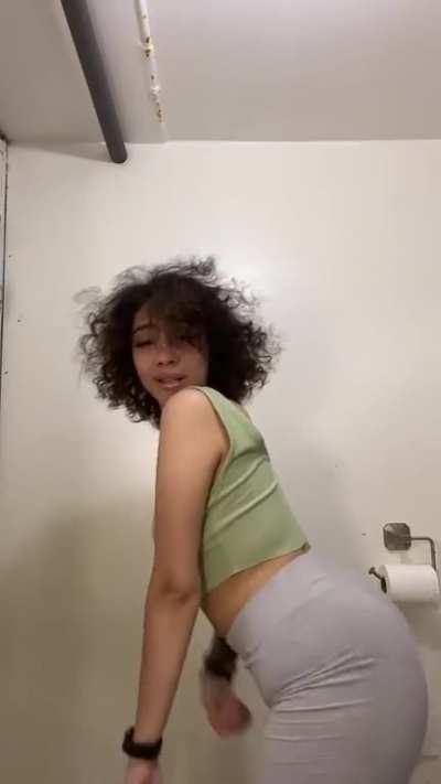 Jenny Twerk 3