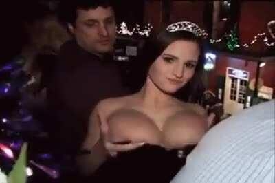 Tits out at the bar