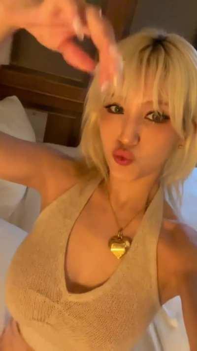 Stunning, Jeon Somi 🤩