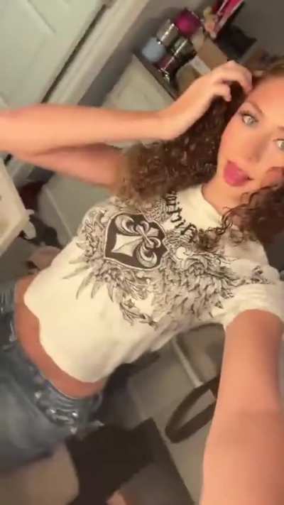 A GORGEOUS Snow Queen‼️