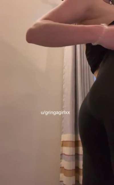 I love to make my big titties bounce😏