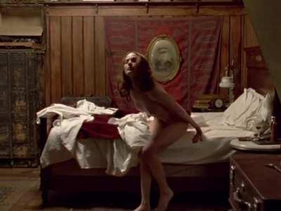 Evan rachel wood getting out of bed