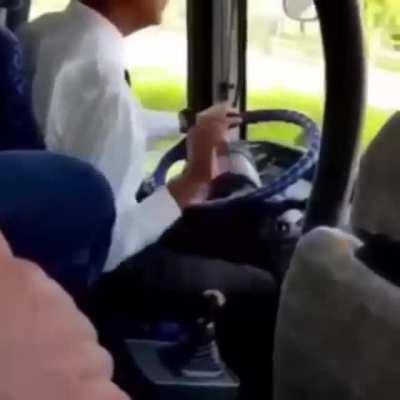 When the driver is sus 😳