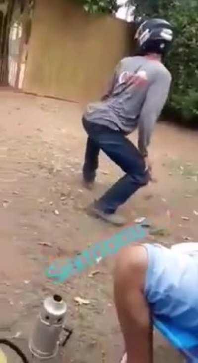 Olha como o woods fica cansado antes das lives ae