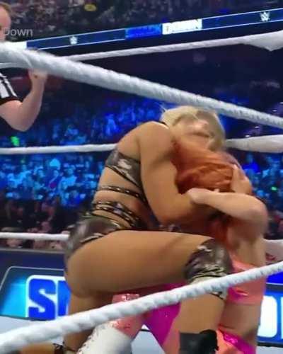 Lacey Evans (MIC)
