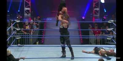 Tessa has finally what she deserves. An atomic wedgie... 🤤🤤