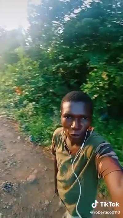 Roberto spitting fax