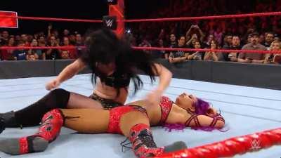 Sasha Banks defeated by Paige