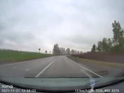 Renault Logan rolls over at 130km/h, passenger dead, driver hospitalised, 11.21.2021